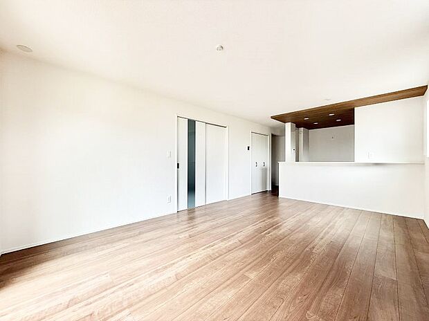 【リビングダイニング】■日常をちょっと特別にする、憩いの空間