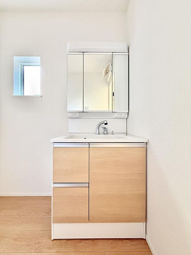 【洗面台・洗面所】■明るい洗面所は毎朝の歯磨きも楽しくできちゃいそうです♪