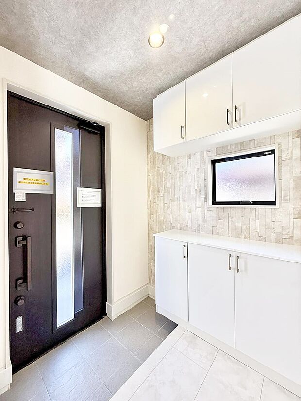 【玄関】■ ここから始まる一日、すっきり整った玄関