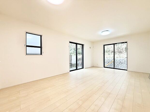 【ダイニング】■ふとした瞬間に幸せを感じる、心地よい場所