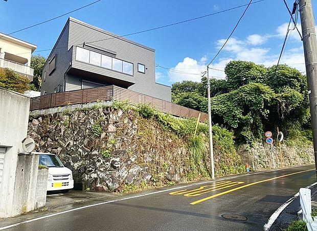 【前面道路含む現地写真】■新しい時代の息吹を感じる、心地よい環境