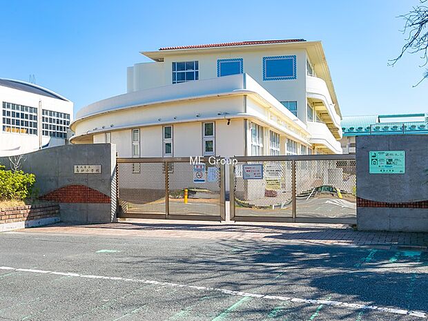 藤沢市立高砂小学校（約359m・徒歩5分）