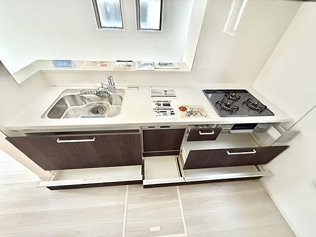 【キッチン】■家族の絆を深める、温もりのあるキッチン