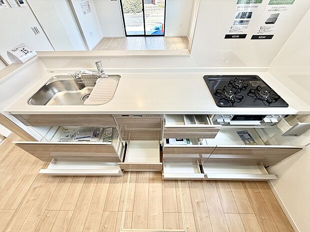 【キッチン】■家族の絆を深める、温もりのあるキッチン