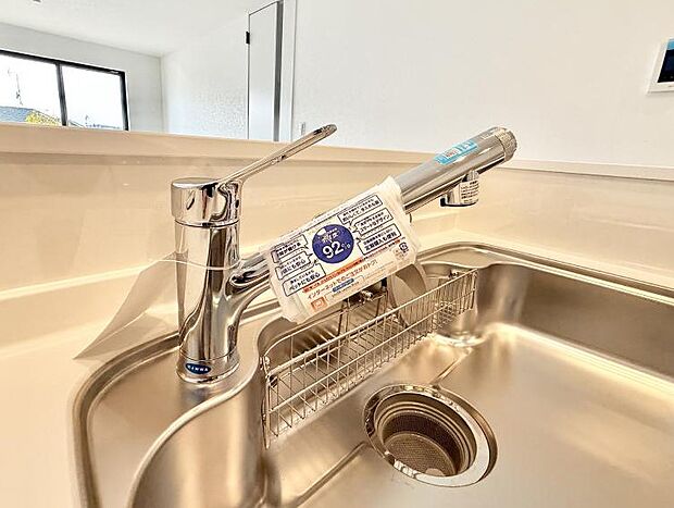 【浄水器】■清潔でおいしい水を手軽に供給してくれます