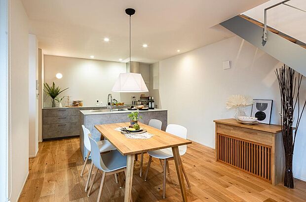 【リビングダイニング】■シンプルだけど贅沢、大切な人と過ごす心がほどける空間