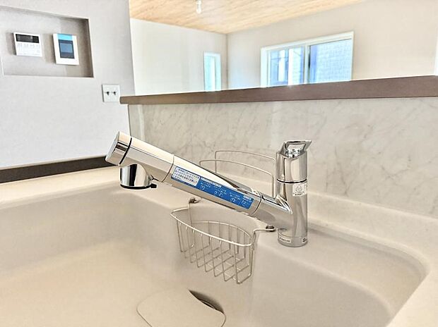 【浄水器】■清潔でおいしい水を手軽に供給してくれます