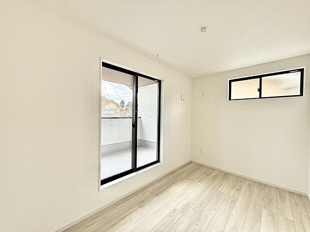 【リビング以外の居室】■清潔感あふれるお部屋で毎日を快適に過ごせます