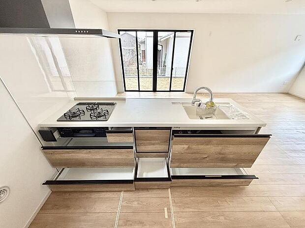 【キッチン】■シンプルで機能的、毎日使いやすいキッチン