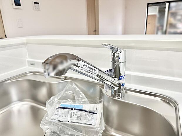【浄水器】■清潔でおいしい水を手軽に供給してくれます
