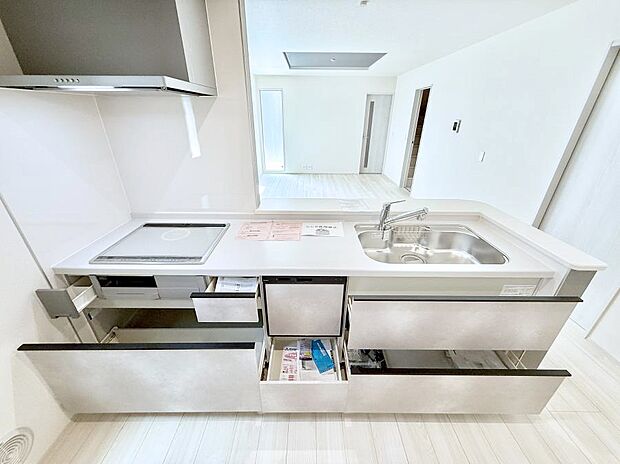 【キッチン】■シンプルで機能的、毎日使いやすいキッチン
