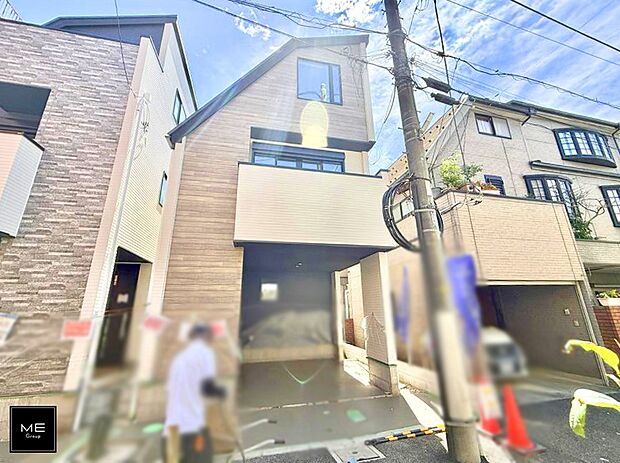 【現地外観写真】■暮らしを彩る充実した設備仕様が備わった住まい