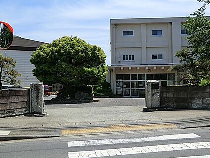 伊勢原市立山王中学校 1619m(21分)