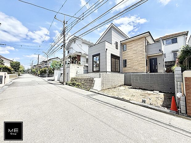 【前面道路含む現地写真】■家族とのお出かけが楽しくなる環境です