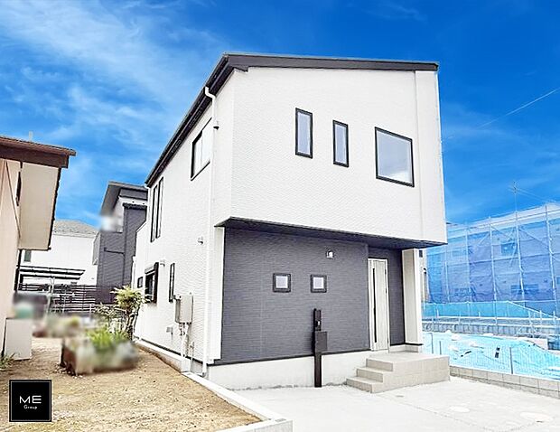 【現地外観写真】■暮らしを彩る充実した設備仕様が備わった住まい