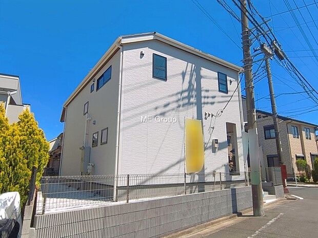 【現地外観写真】1号棟 ■家族みんなが笑顔で過ごせる、安心感のある住まい