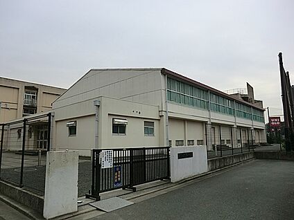 横浜市立下瀬谷中学校 400m(5分)