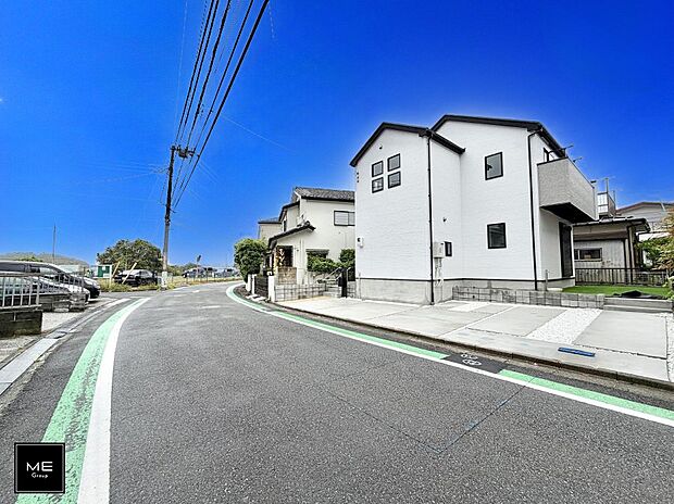 【前面道路含む現地写真】■家族とのお出かけが楽しくなる環境です