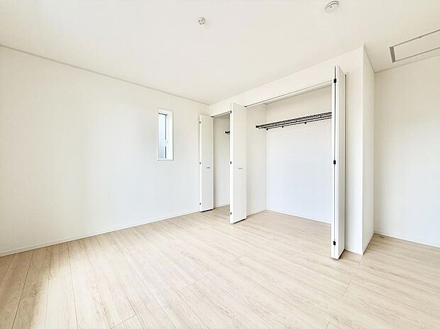 【リビング以外の居室】2号棟  ■機能的で使いやすいお部屋で毎日を快適に