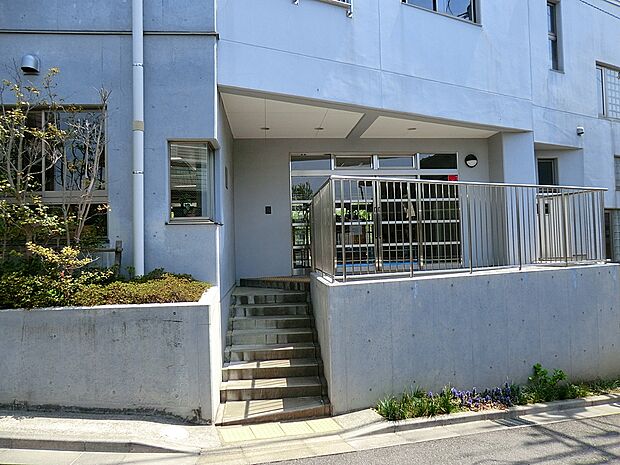 鶴川シオン幼稚園（約1,200m・徒歩15分）
