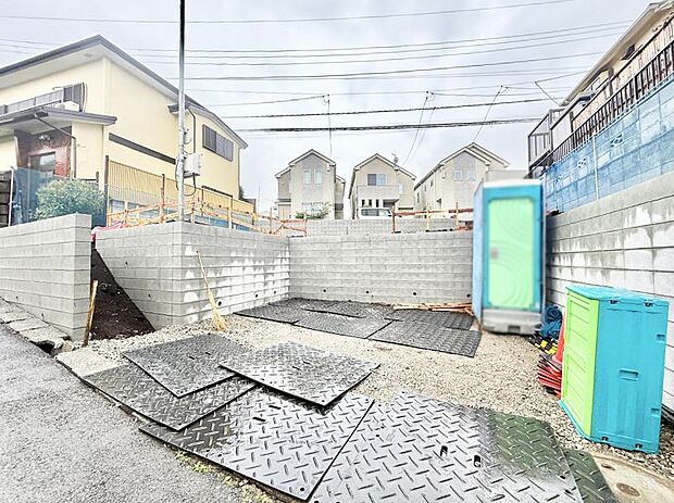 【現地外観写真】1号棟 ■暮らしを彩る充実した設備仕様が備わった住まい