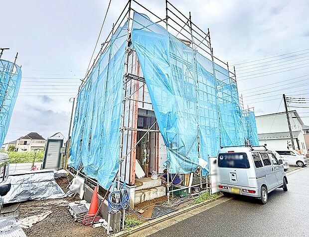 【現地外観写真】2号棟  ■暮らしを豊かにする充実した仕様設備で快適に