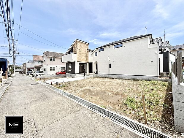【現地外観写真】1号棟  ■家族みんなが笑顔で過ごせる、安心感のある住まい