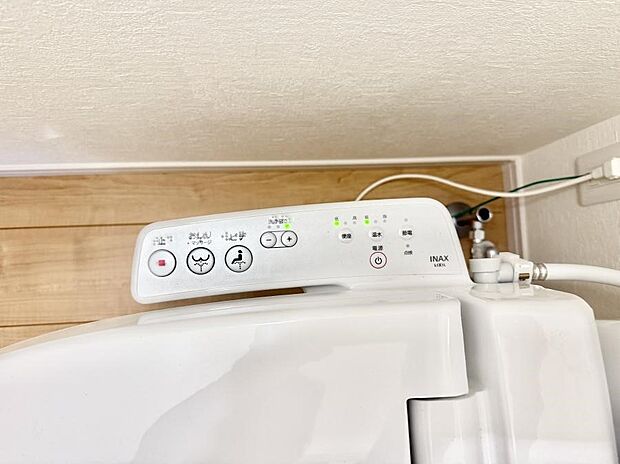 【シャワートイレ】■便座の温かさと洗浄機能で快適に