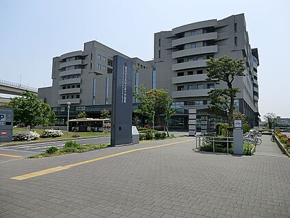 横浜市立みなと赤十字病院 1900m(24分)