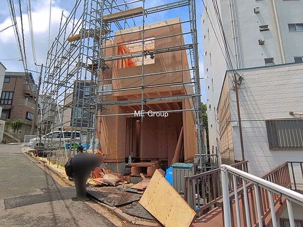 【現地外観写真】B号棟  ■家族みんなが笑顔で過ごせる、安心感のある住まい