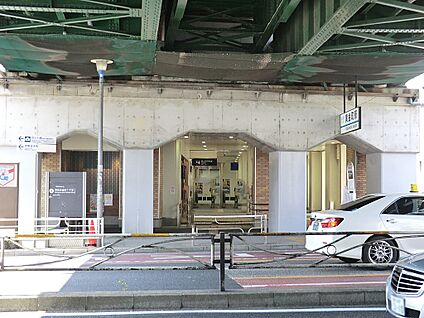 京急本線「黄金町」駅 1040m(13分)