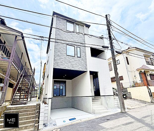 【現地外観写真】1号棟  ■暮らしを豊かにする充実した仕様設備で快適に