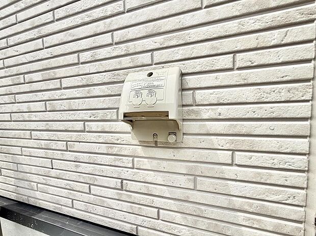 【屋外コンセント】■室内のコンセントから延長コードを引っ張る手間がなくなります。