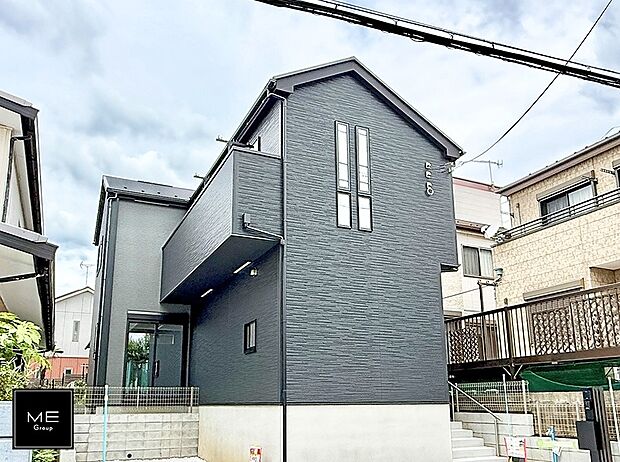 【現地外観写真】1号棟  ■暮らしを豊かにする充実した仕様設備で快適に