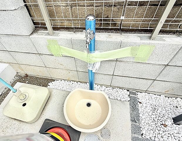 【その他現地】1号棟  ■ガーデニングや洗車などの際に大活躍な屋外立水栓  