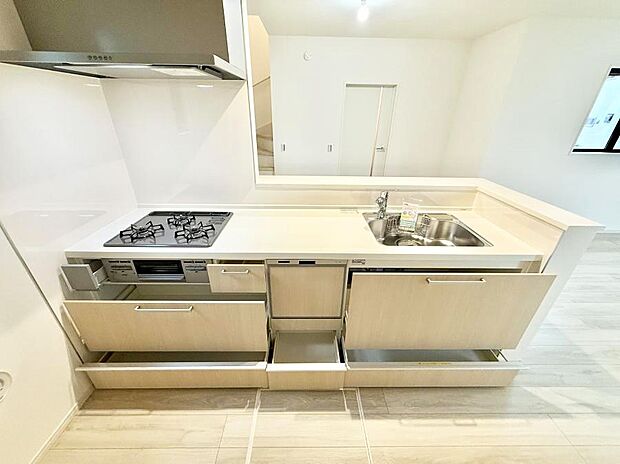 【キッチン】■家族の絆を深める、温もりのあるキッチン