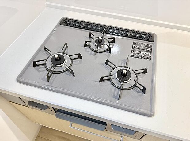 【3口ガスコンロ】■一度に多くの料理ができ便利で効率的