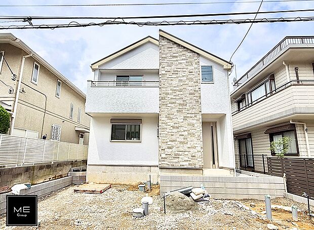 【現地外観写真】1号棟 ■暮らしを彩る充実した設備仕様が備わった住まい