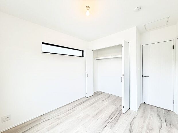【リビング以外の居室】1号棟 ■落ち着いた色合いのお部屋で穏やかな時間を楽しめます