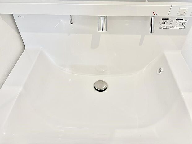 【ハンドシャワー付洗面台】■手洗いや顔を洗う時も快適に使える便利なシャワー