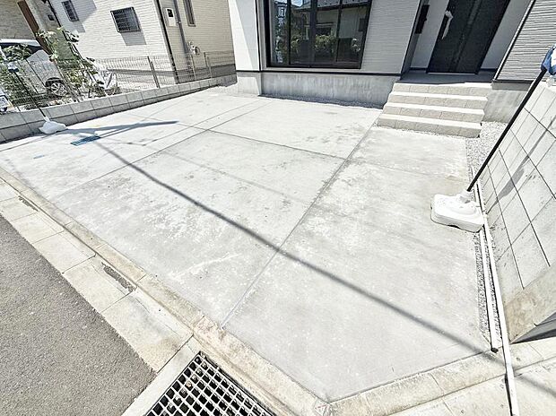 【駐車場】1号棟  ■自宅にある駐車スペースなので安心ですね