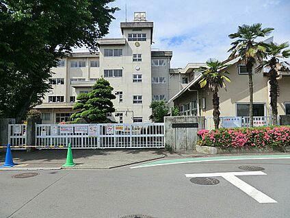 相模原市立大島小学校 627m(8分)