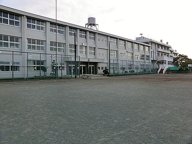 伊勢原市立伊勢原小学校(約800m・徒歩10分)