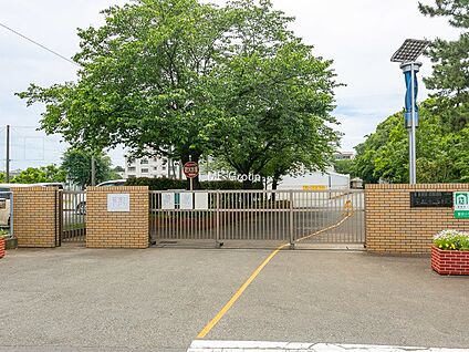 茅ヶ崎市立室田小学校 450m(6分)