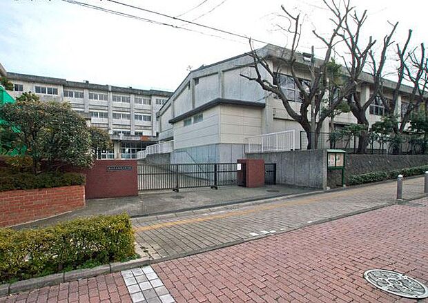 藤沢市立湘南台中学校（約960m・徒歩12分）