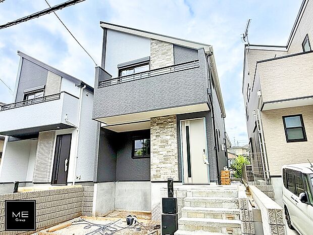 【現地外観写真】2号棟 ■家族みんなが笑顔で過ごせる、安心感のある住まい