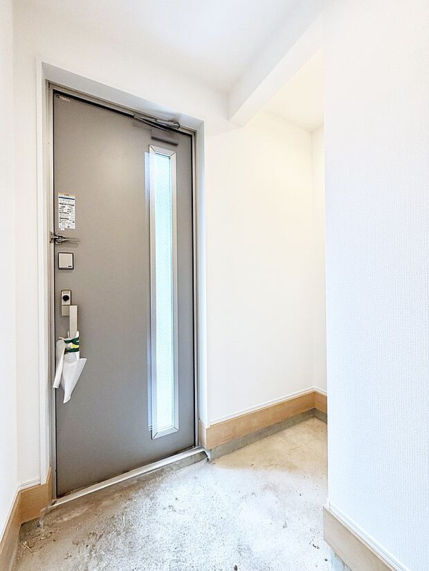 【玄関】2号棟 ■ ここから始まる一日、すっきり整った玄関