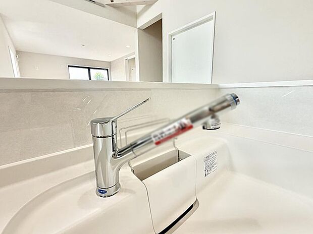 【浄水器】■清潔でおいしい水を手軽に供給してくれます