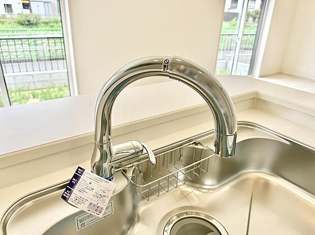 【浄水器】■清潔でおいしい水を手軽に供給してくれます