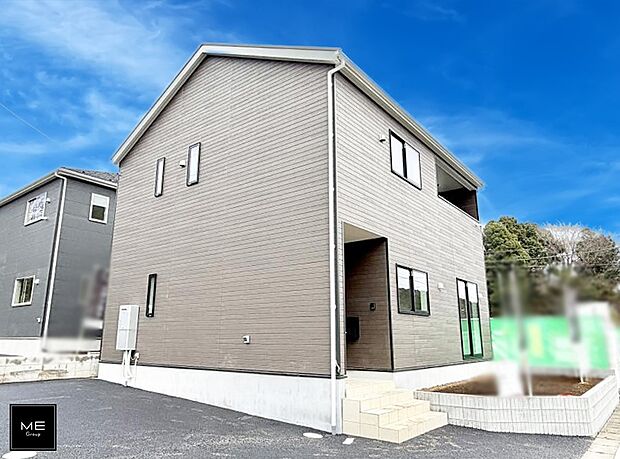 【現地外観写真】1号棟 ■暮らしを彩る充実した設備仕様が備わった住まい